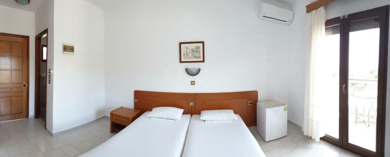Hotel Ermioni Kalamítsion Exteriér fotografie